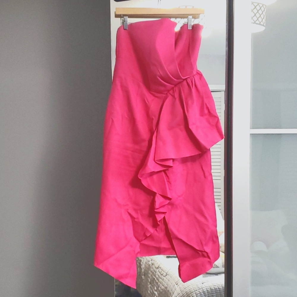 Elliatt - Hot Pink- Strapless Midi